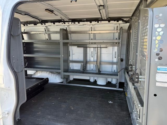 Used 2015 Chevrolet Express 2500 RWD image 21
