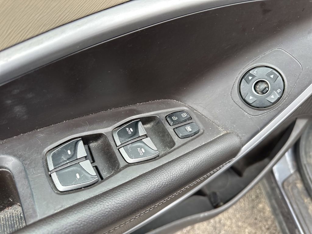 Used 2015 Hyundai Santa Fe Sport w/ Option Group 03 image 16