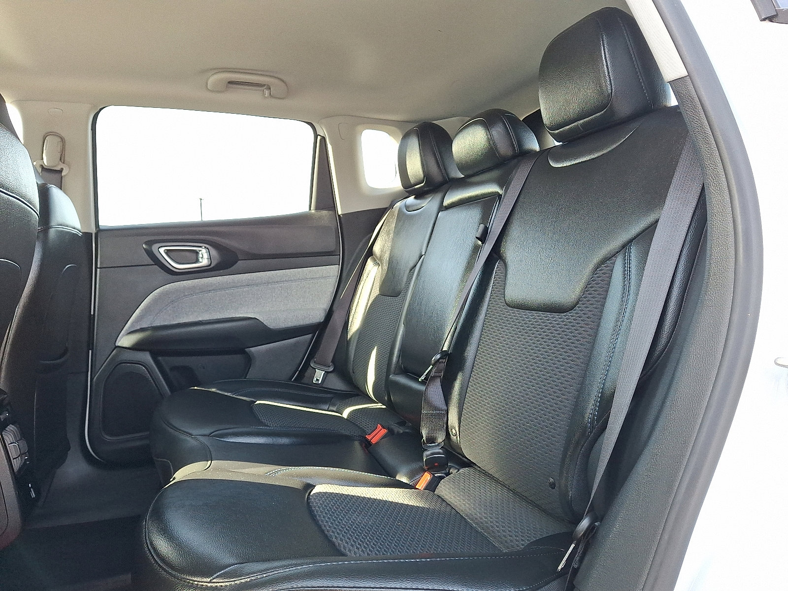 Certified 2022 Jeep Compass Latitude w/ Convenience Group image 10