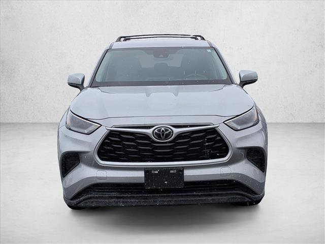 Used 2023 Toyota Highlander L image 2
