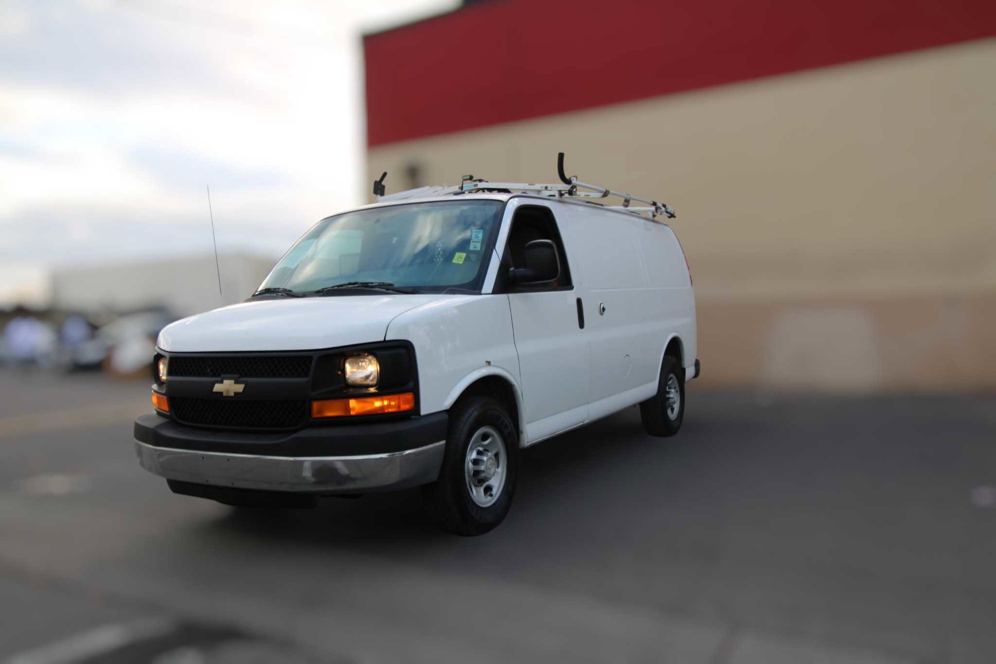 Used 2014 Chevrolet Express 2500 image 5