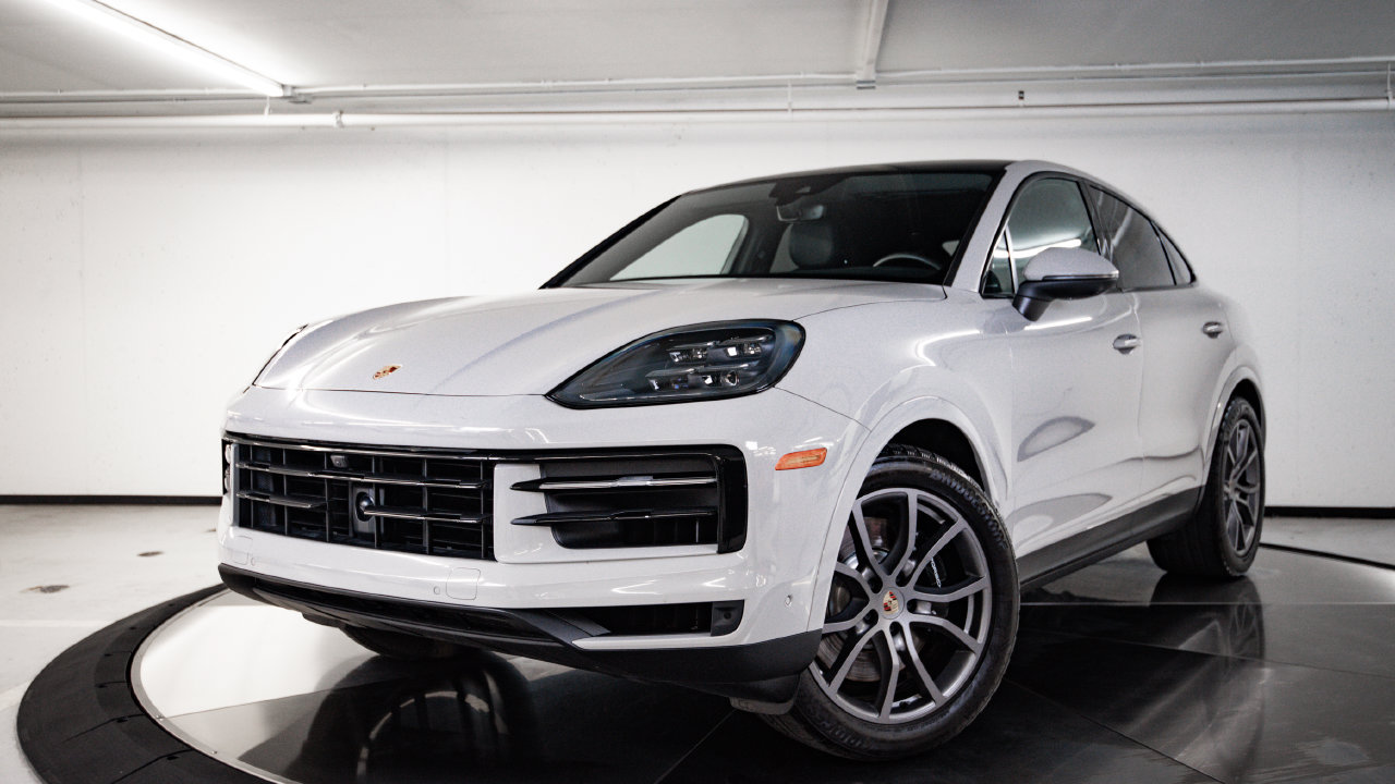 Certified 2024 Porsche Cayenne S AWD/4WD image 1