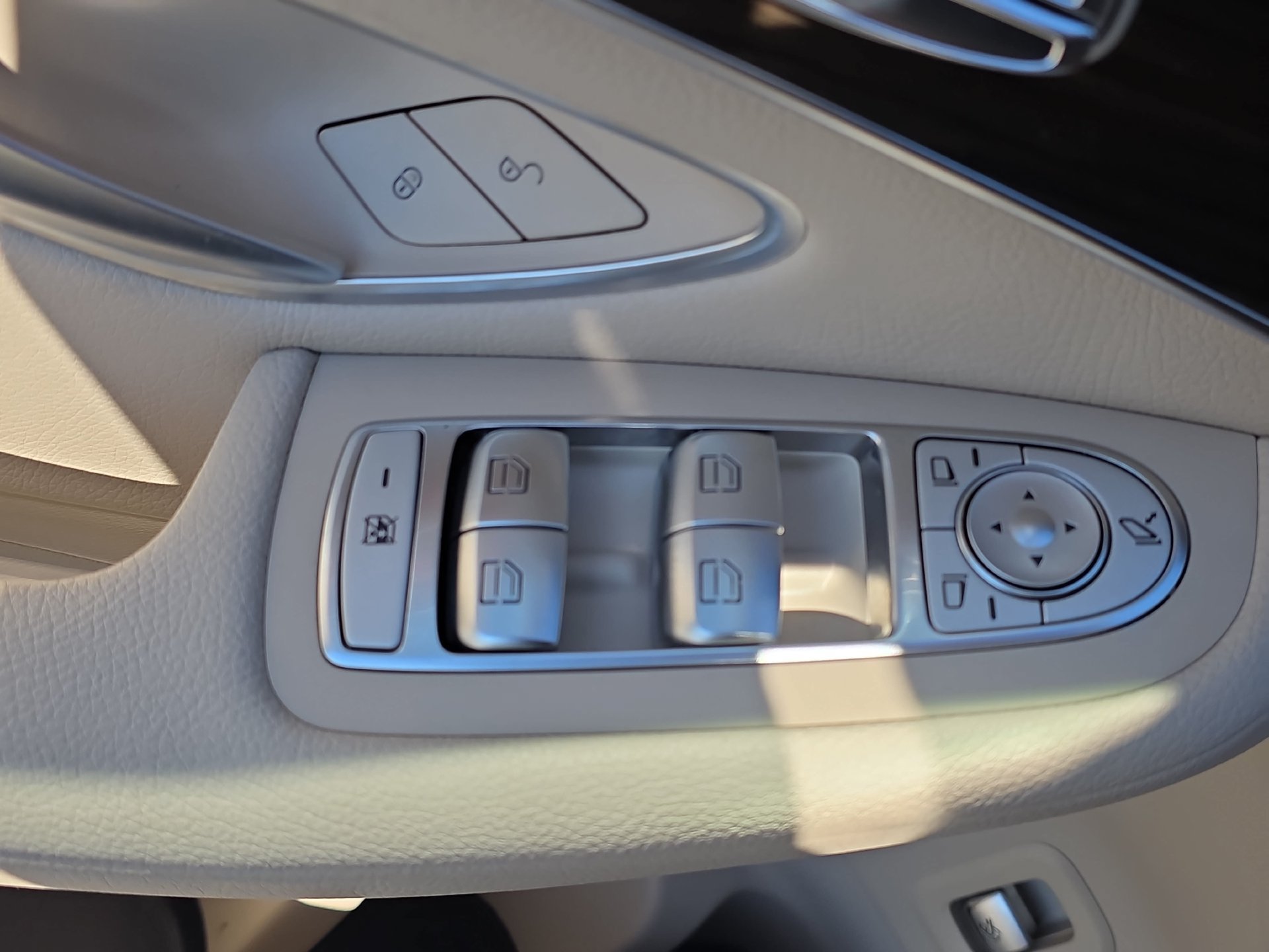 Used 2021 Mercedes-Benz GLC 300 4MATIC image 27