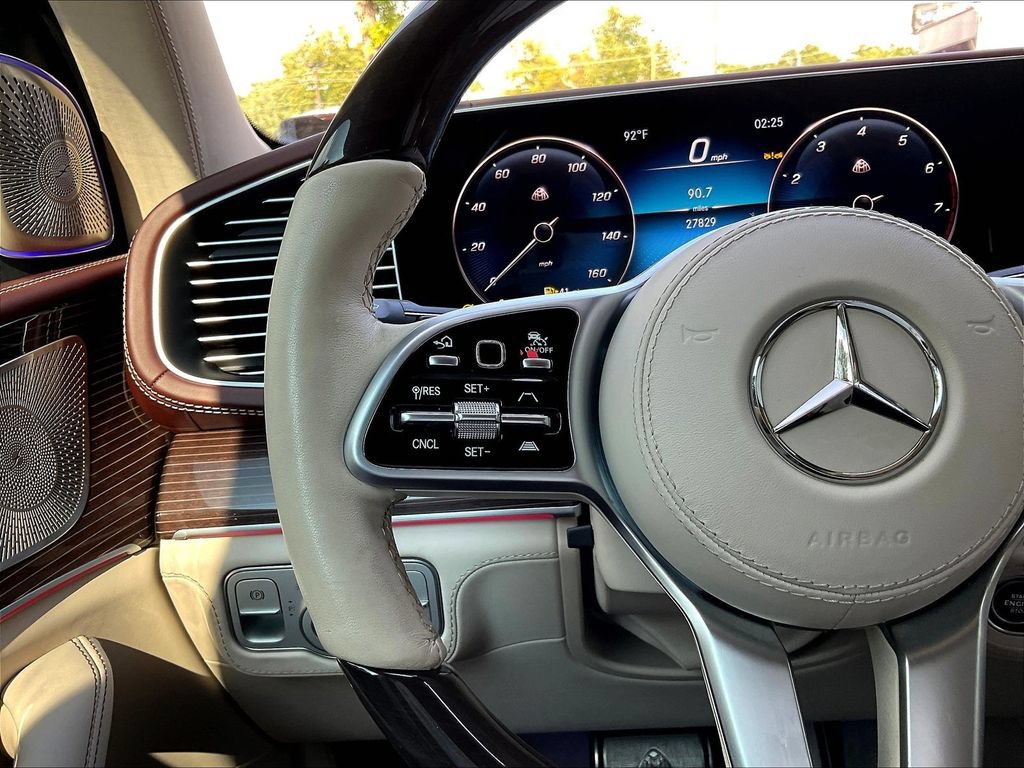 Used 2023 Mercedes-Benz Maybach GLS 600 4MATIC image 11