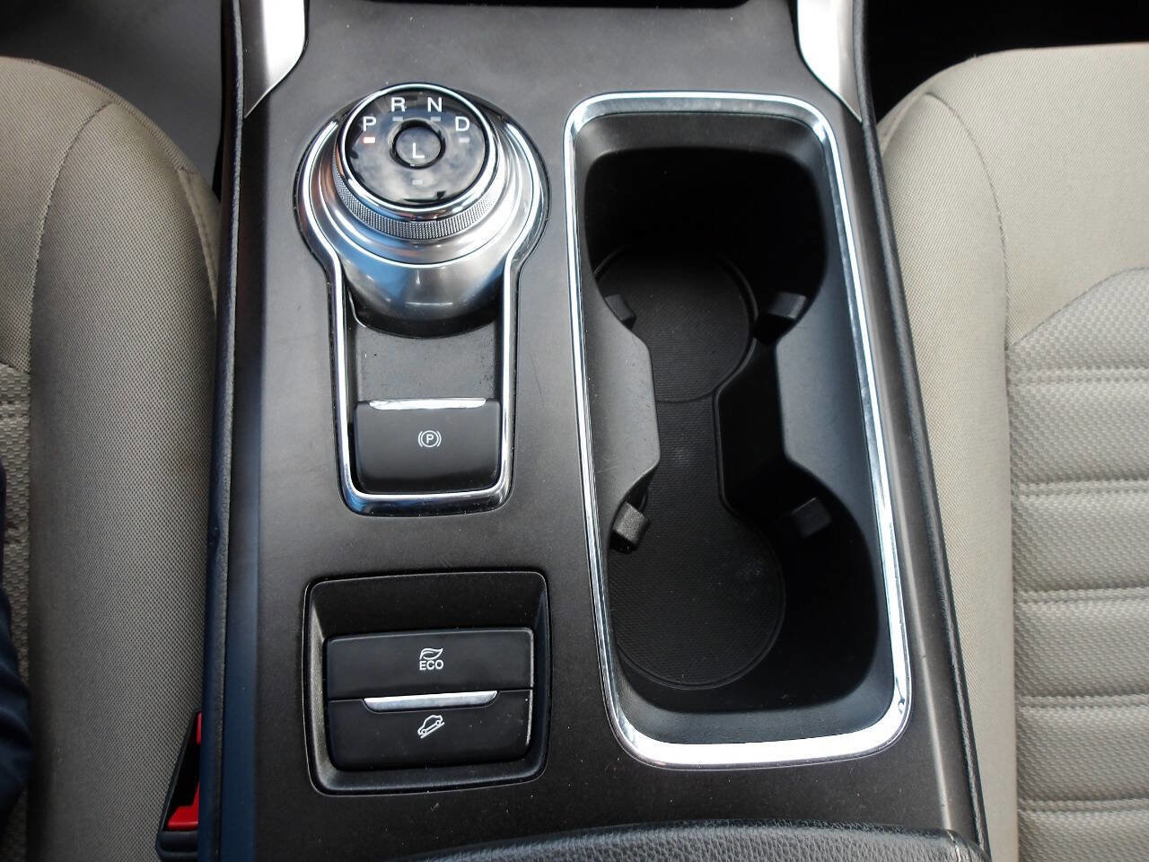 Used 2018 Ford Fusion S image 16