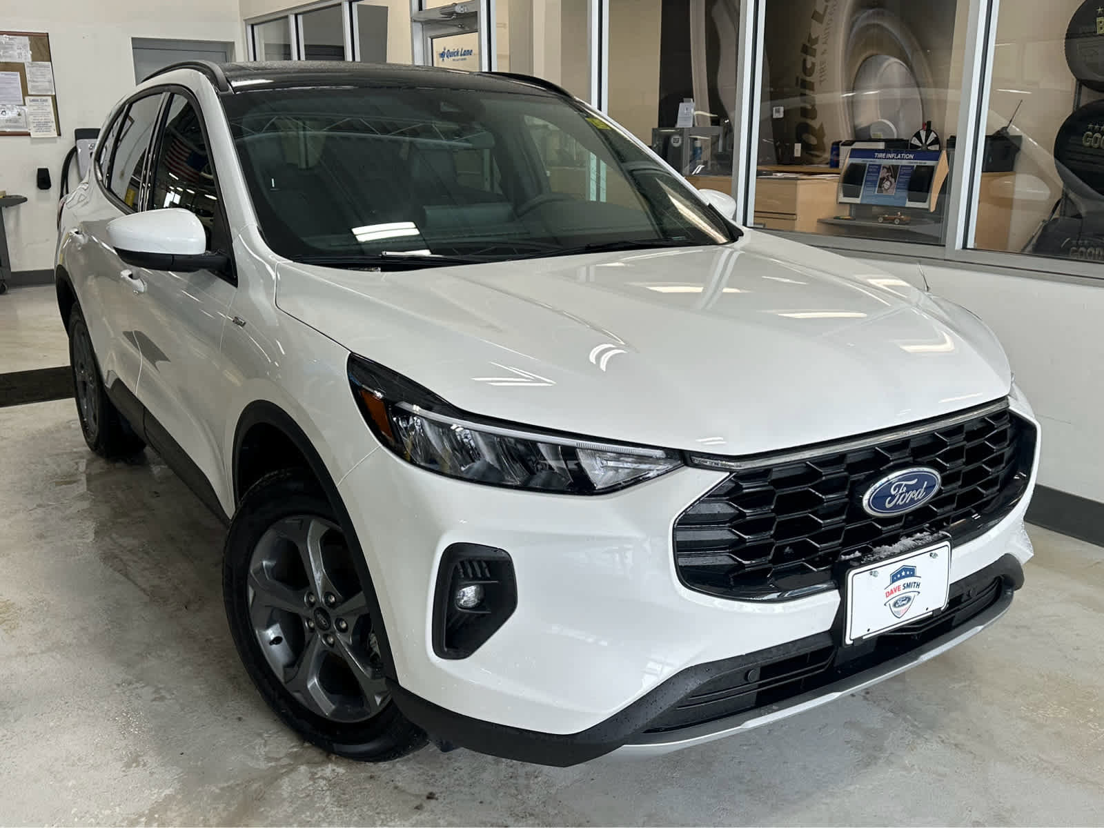 New 2025 Ford Escape ST-Line Elite w/ Tech Pack #1 image 2