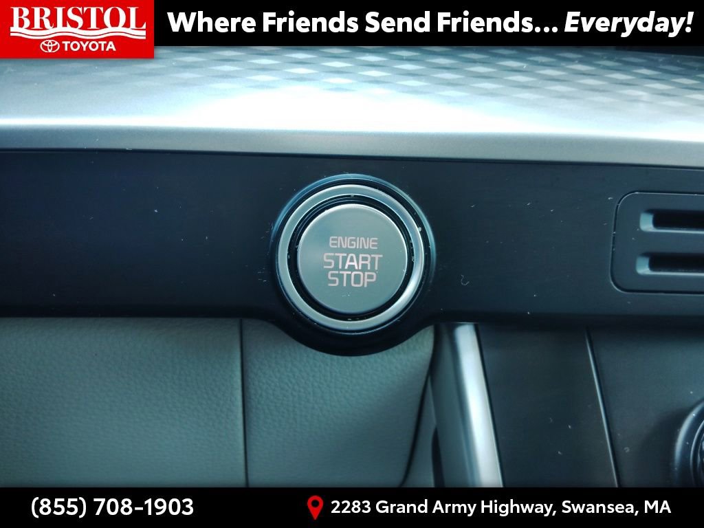 Used 2024 Kia Carnival LX image 28