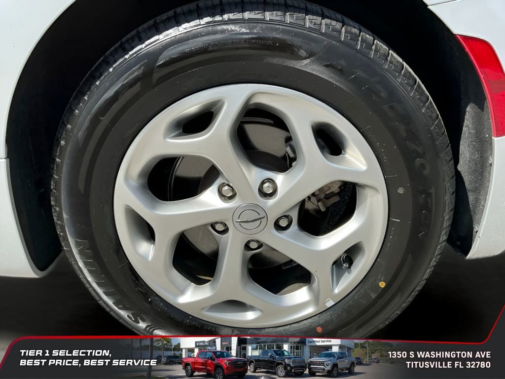 Used 2024 Chrysler Pacifica Limited image 39