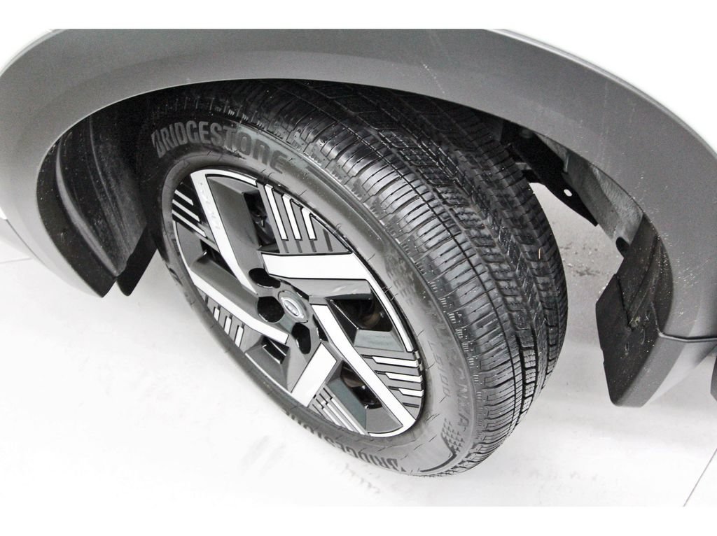 Used 2026 Nissan Kicks SV FWD image 9