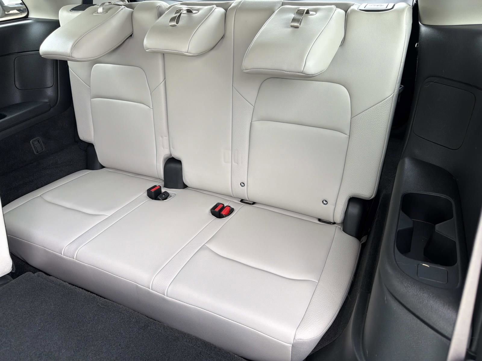 Used 2024 Nissan Pathfinder SL FWD image 15