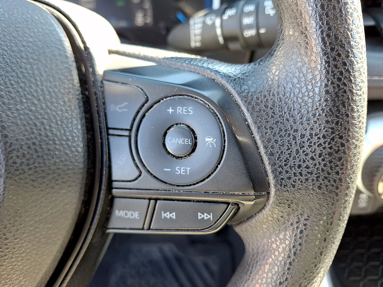Used 2023 Toyota RAV4 XLE AWD/4WD image 18