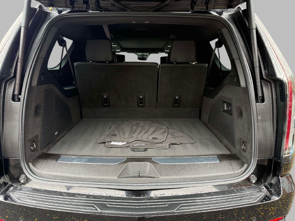 Certified 2025 Cadillac Escalade ESV Sport w/ Touring Package AWD/4WD image 18