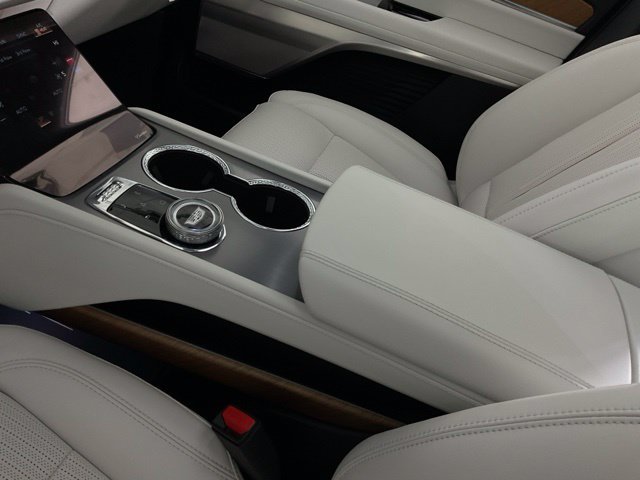 New 2026 Cadillac Vistiq Luxury w/ LPO, Floor Liner Package AWD/4WD image 14