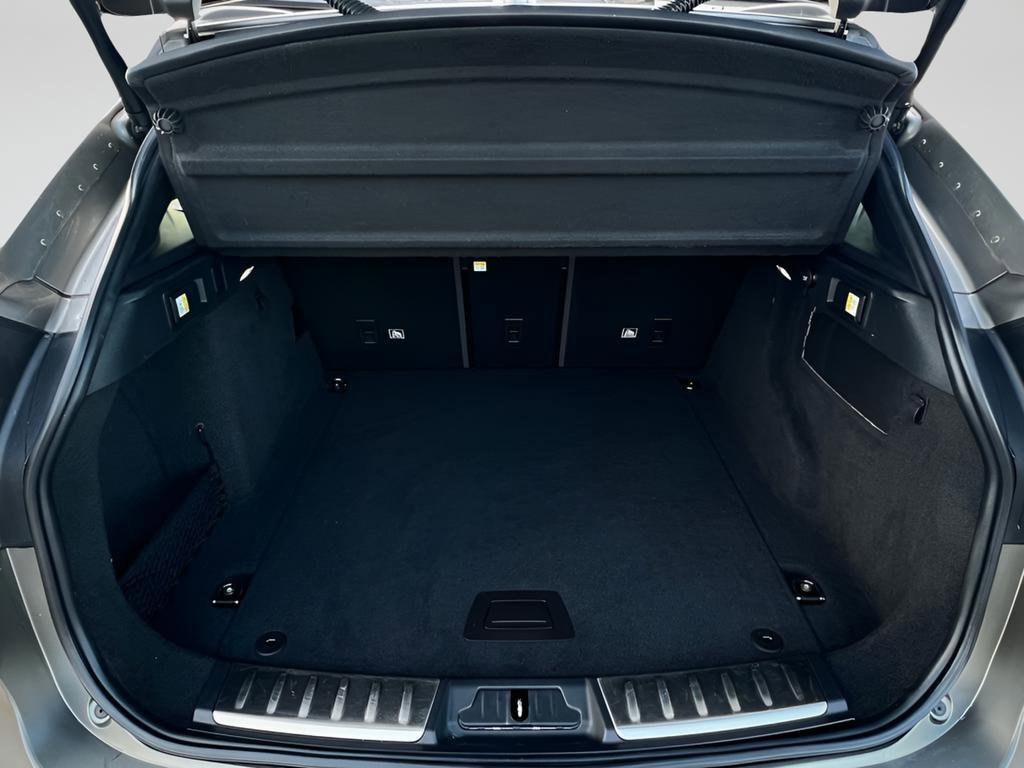 Used 2019 Jaguar F-PACE Prestige image 19