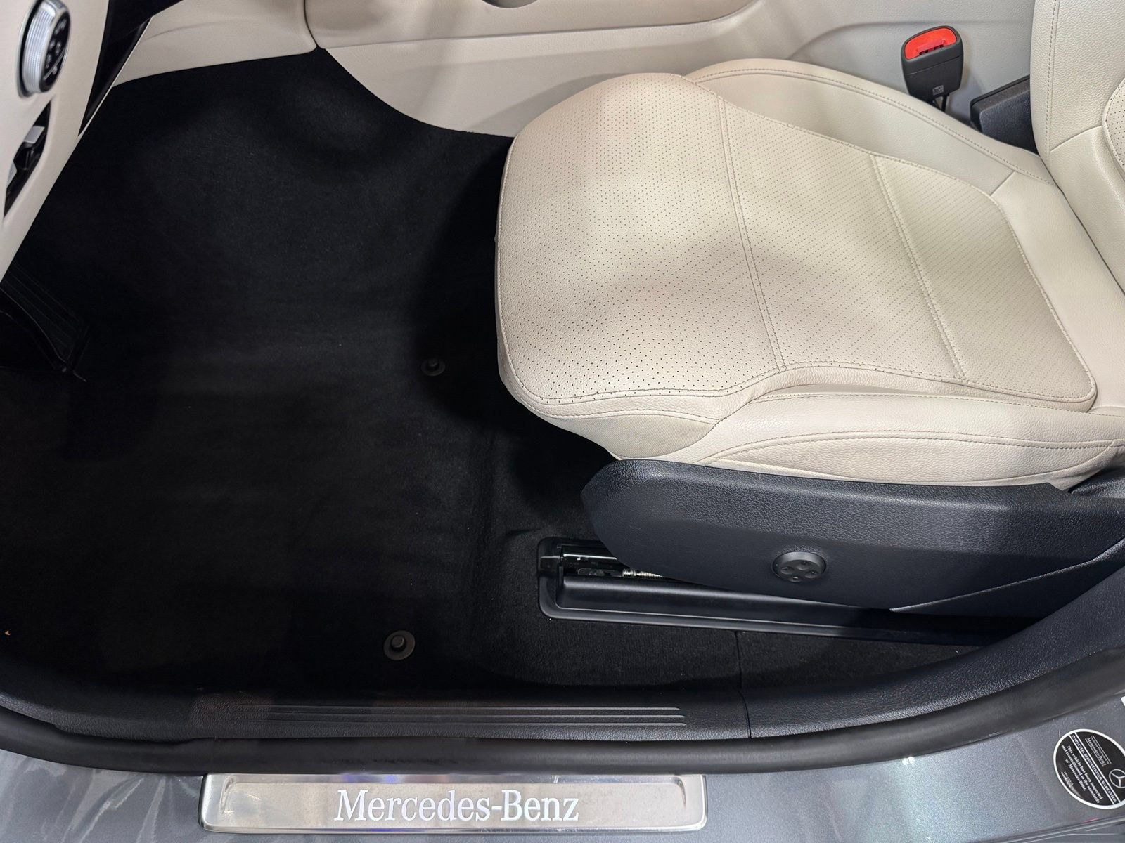 Used 2023 Mercedes-Benz GLC 300 4MATIC image 18