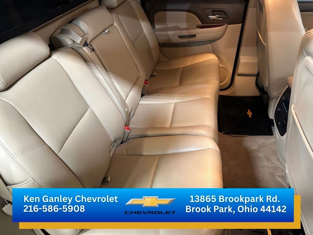 Used 2013 Chevrolet Avalanche LTZ AWD/4WD image 19