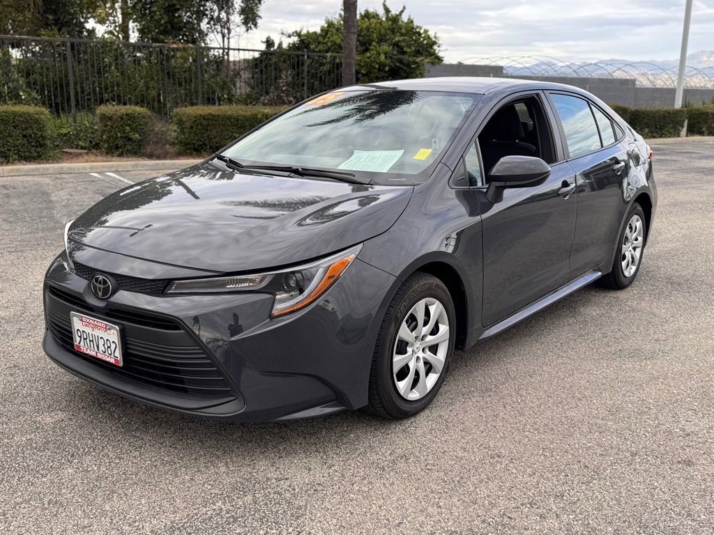 Used 2025 Toyota Corolla LE image 4