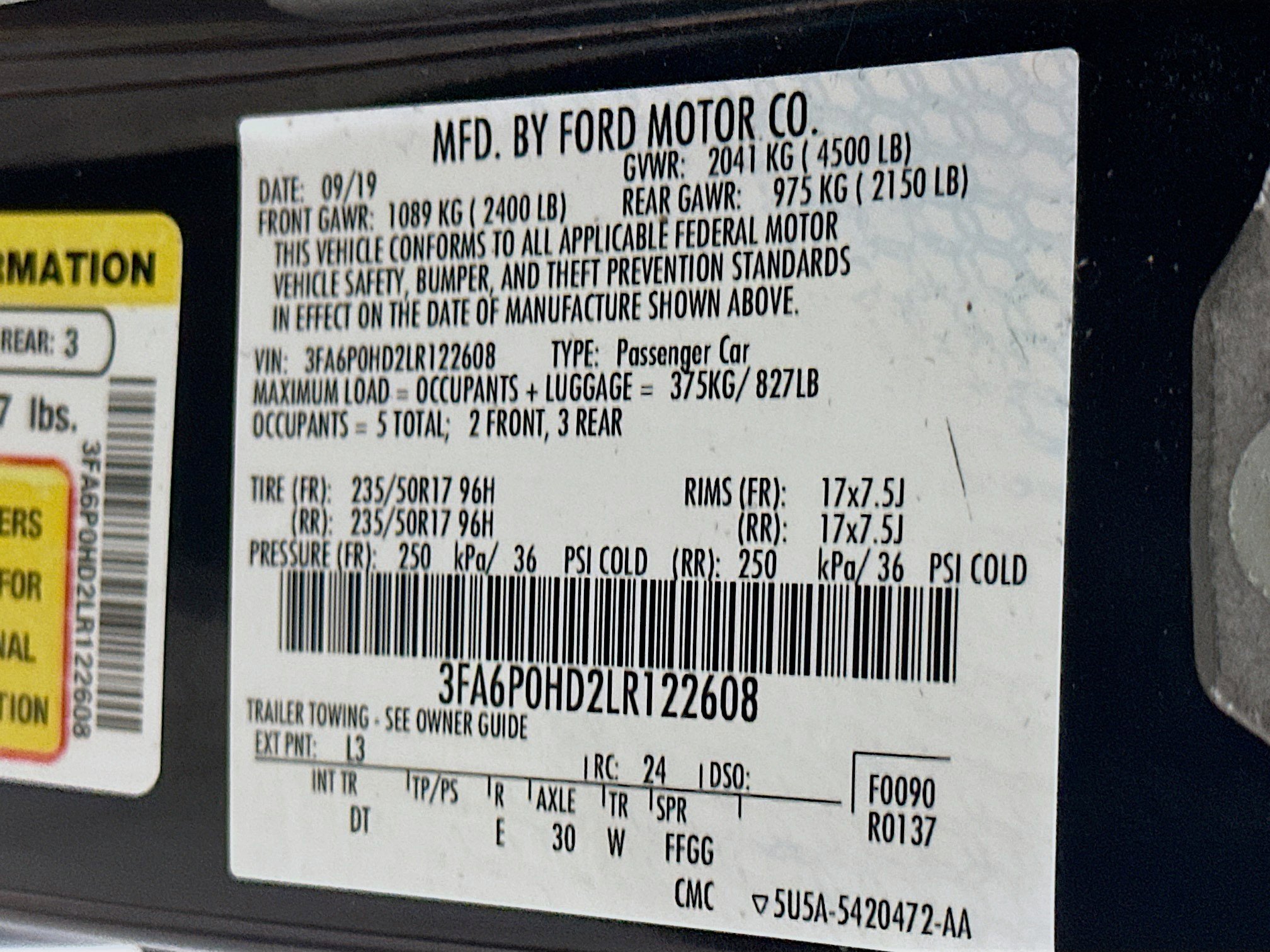 Used 2020 Ford Fusion SE FWD image 12