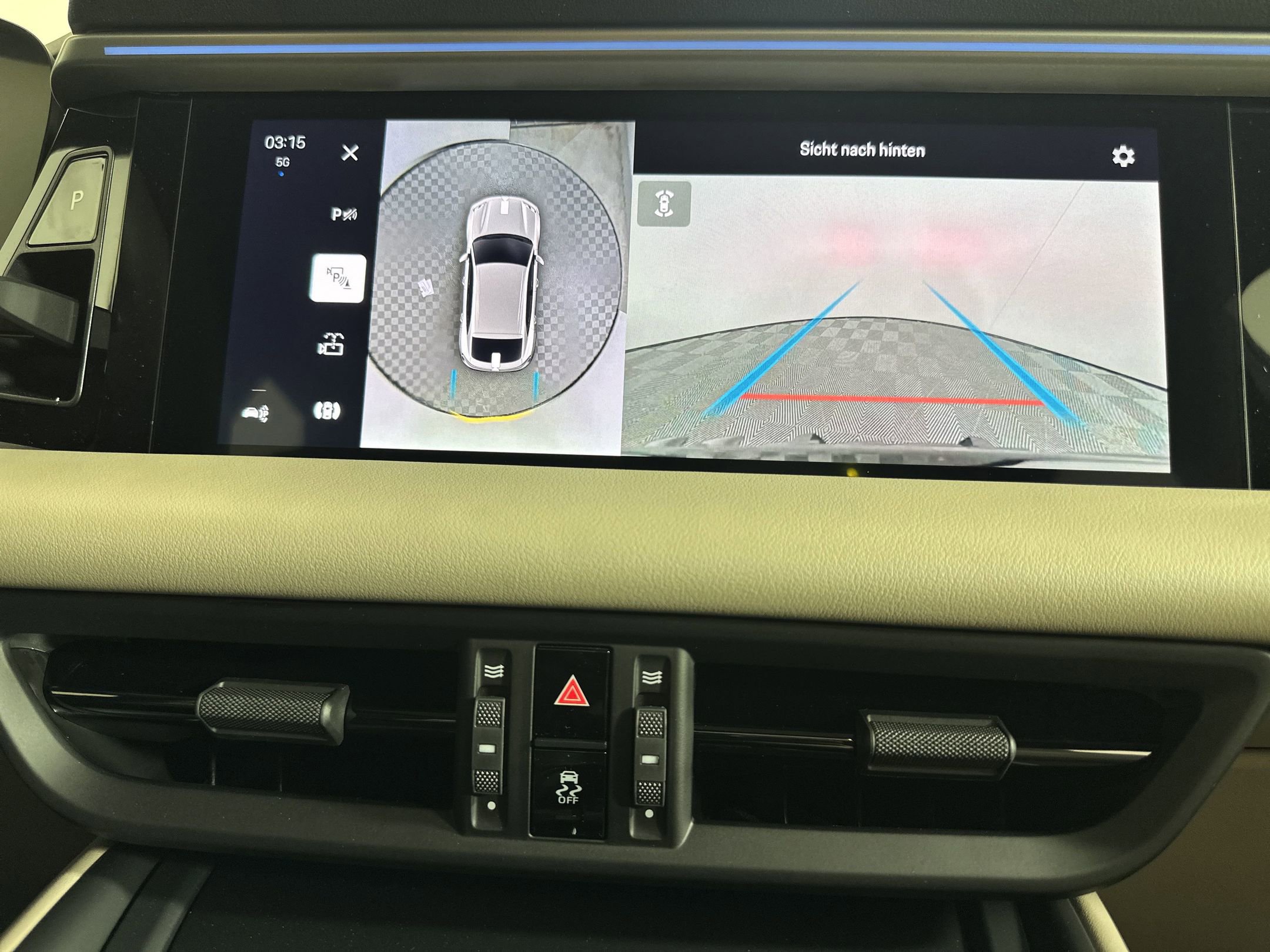 Certified 2025 Porsche Macan 4 Electric image 26