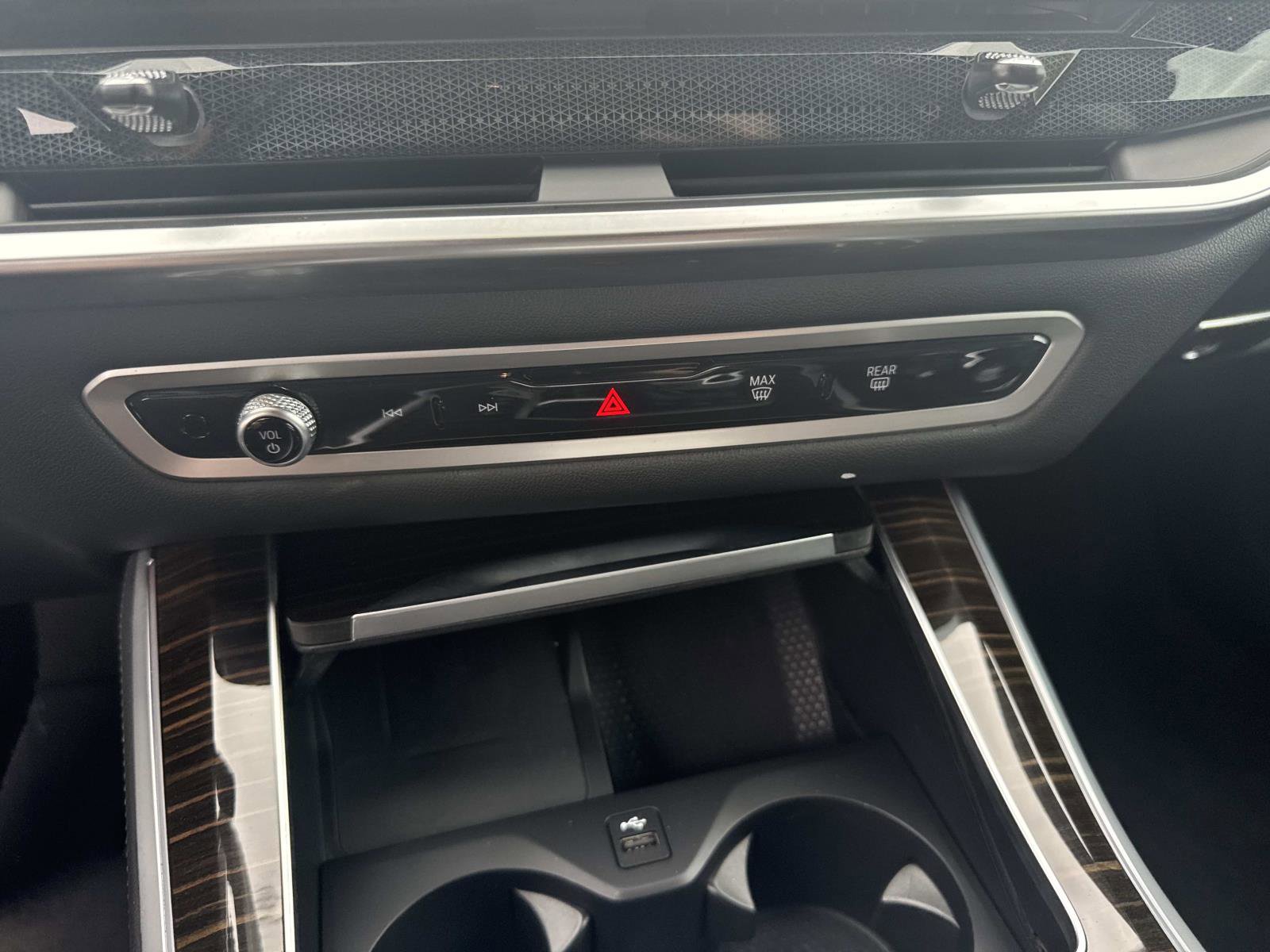 Used 2024 BMW X5 xDrive50e image 25