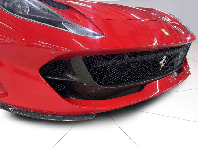 Used 2019 Ferrari 812 Superfast RWD image 16