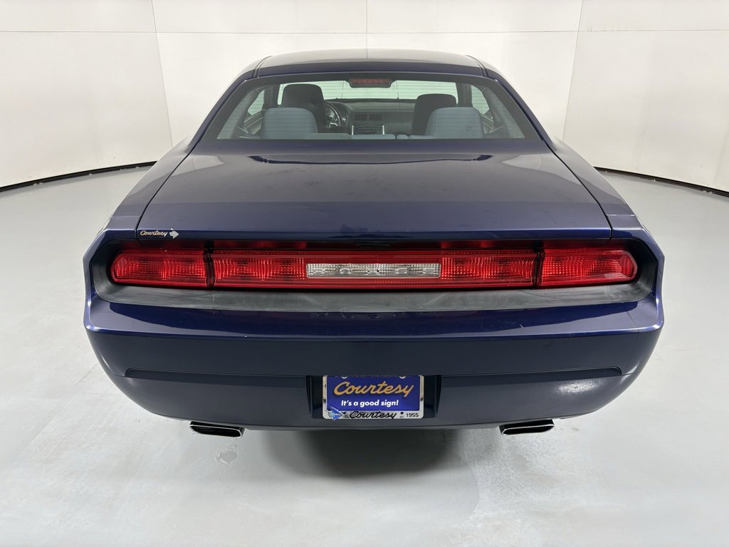 Used 2014 Dodge Challenger SXT image 8