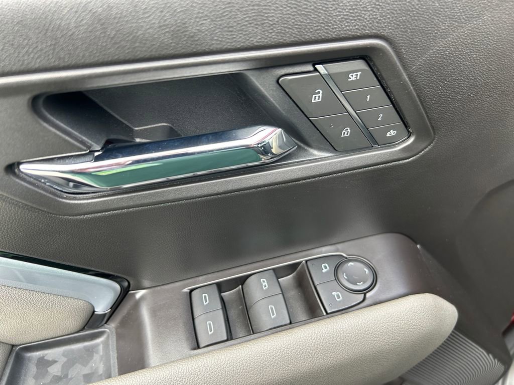 Used 2025 Chevrolet Colorado ZR2 w/ Technology Package image 23