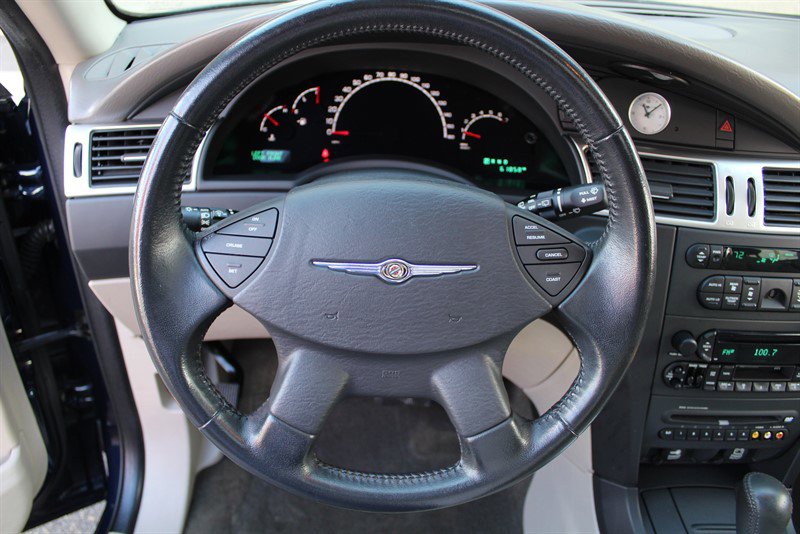 Used 2005 Chrysler Pacifica Touring image 14