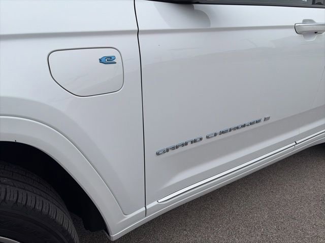 Used 2024 Jeep Grand Cherokee Summit image 46