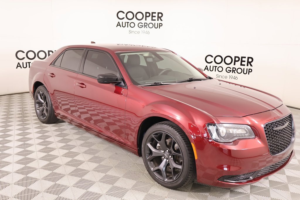 Used 2023 Chrysler 300 Touring w/ Sport Appearance Package image 1