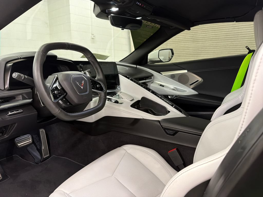 Used 2023 Chevrolet Corvette Stingray Preferred Conv w/ Z51 Performance Package RWD image 6