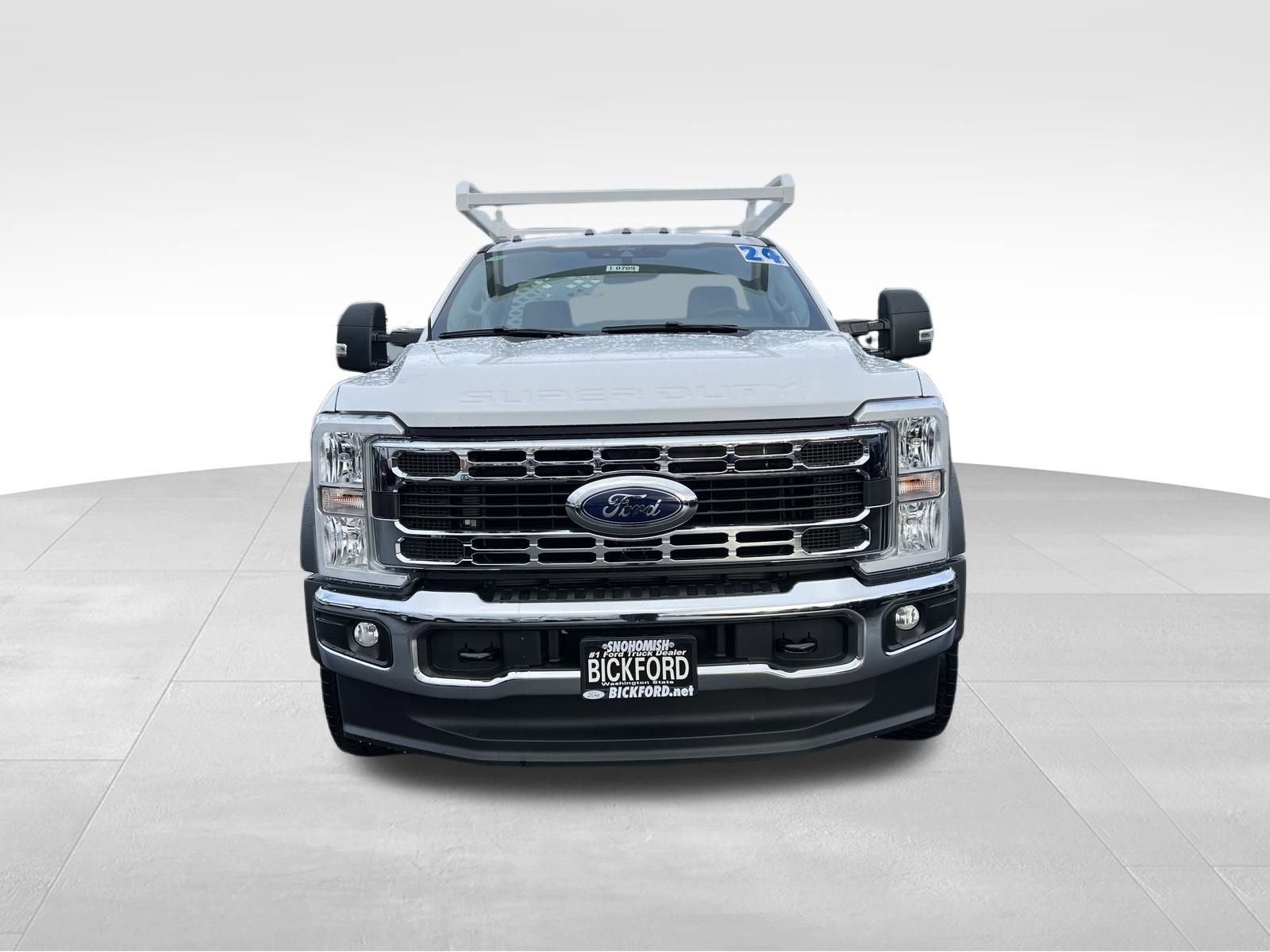 Used 2024 Ford F550 2WD Regular Cab Super Duty image 2