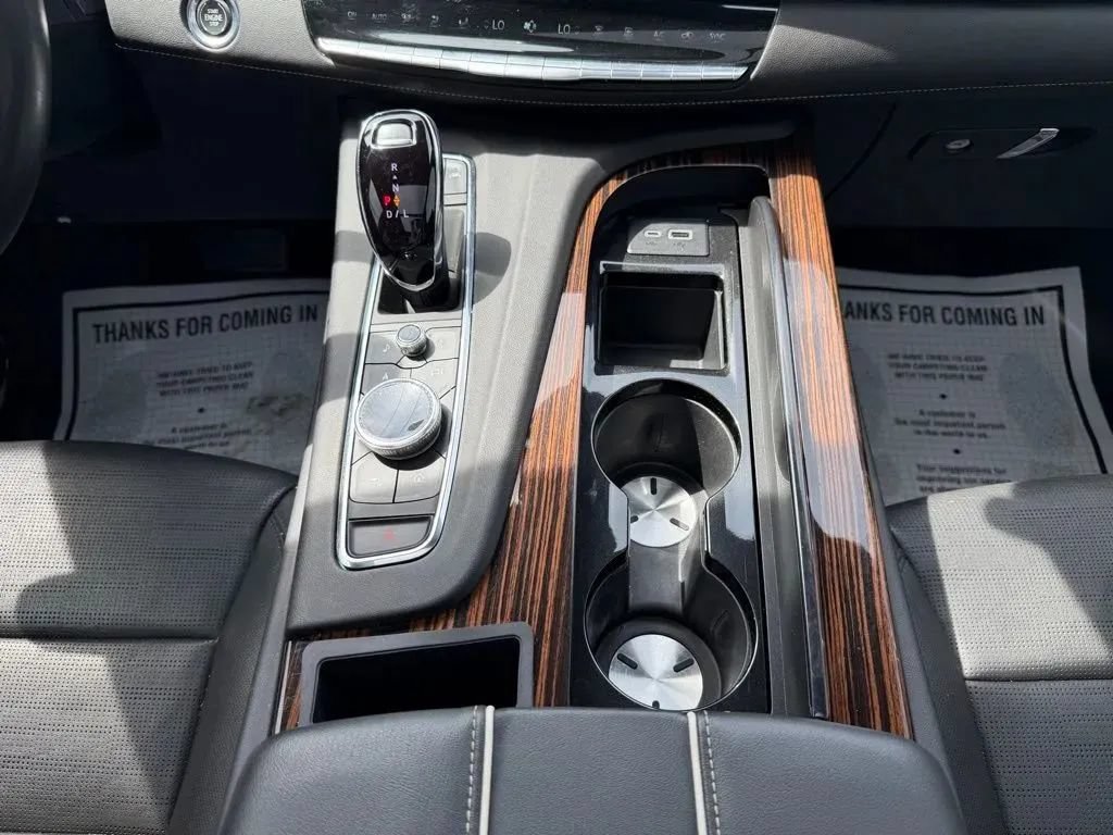 Used 2023 Cadillac Escalade Premium Luxury AWD/4WD image 24