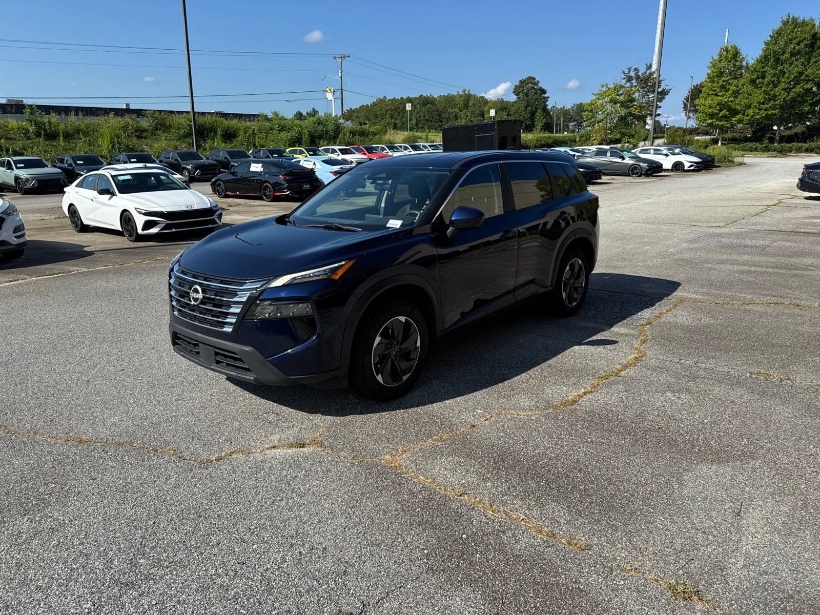 Used 2024 Nissan Rogue SV FWD image 12