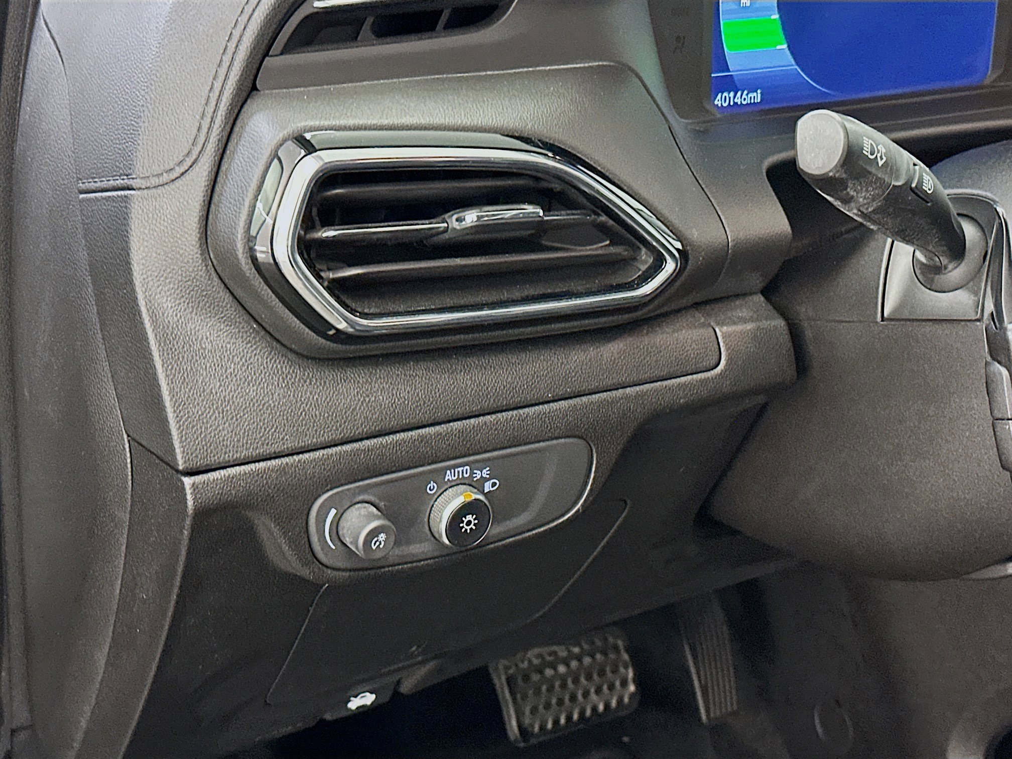 Used 2023 Chevrolet Bolt EUV LT w/ Driver Confidence Package image 17