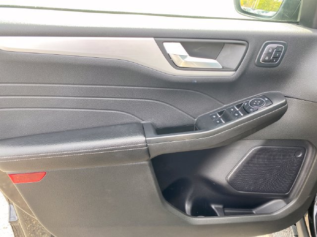 Used 2024 Ford Escape Platinum AWD/4WD image 17