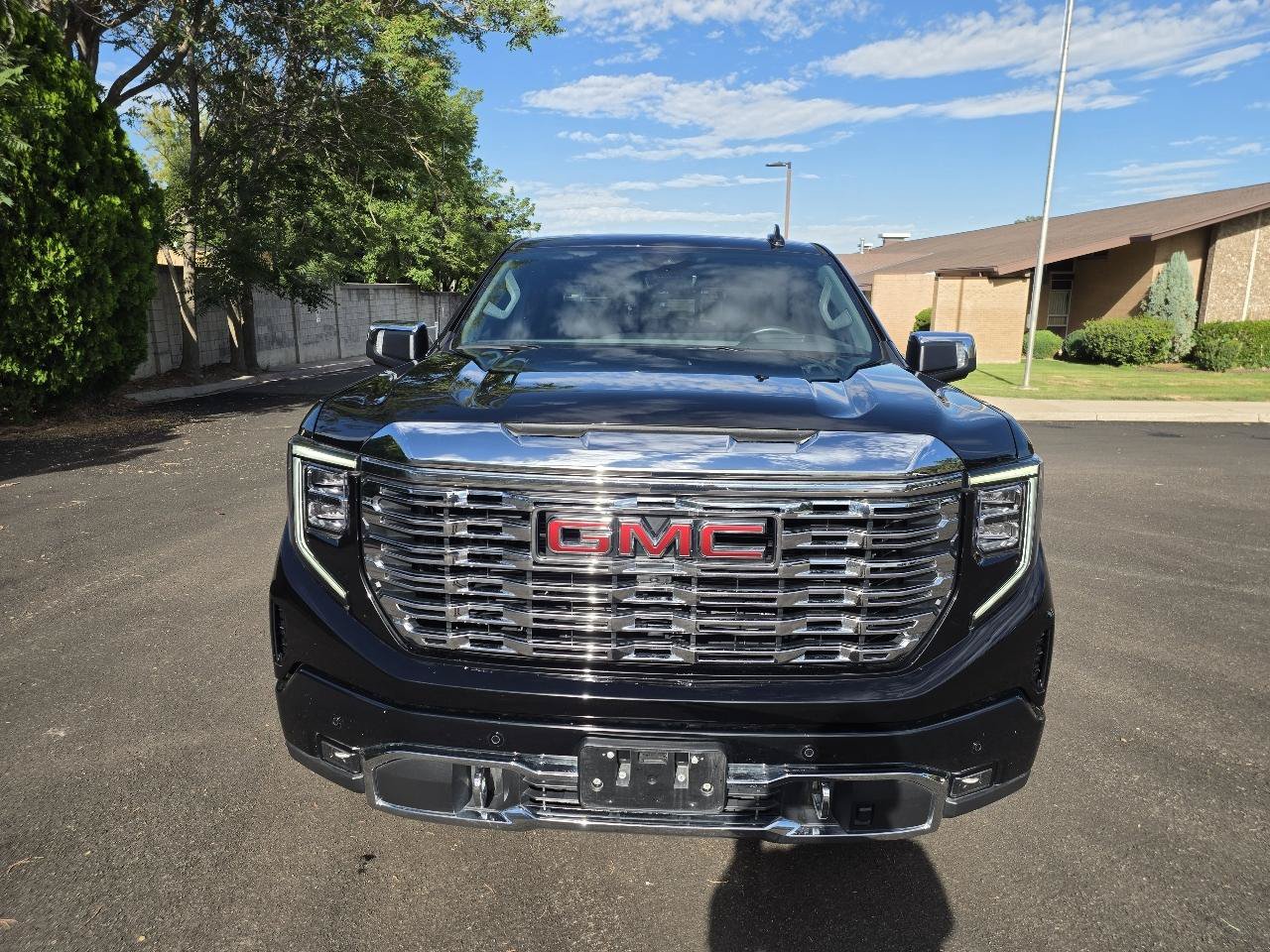 Used 2024 GMC Sierra 1500 Denali AWD/4WD image 8