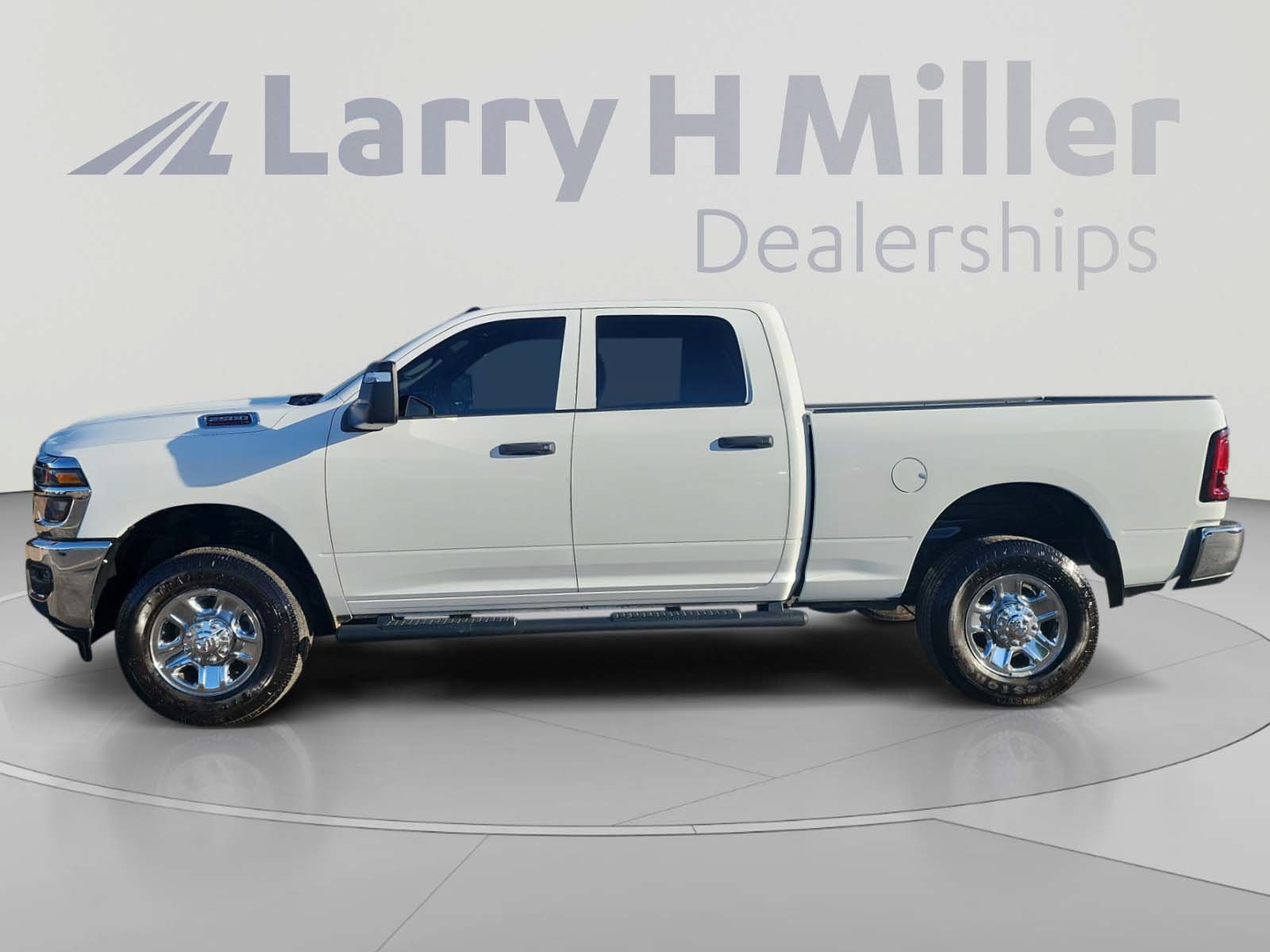 Used 2025 RAM 2500 Tradesman AWD/4WD image 2