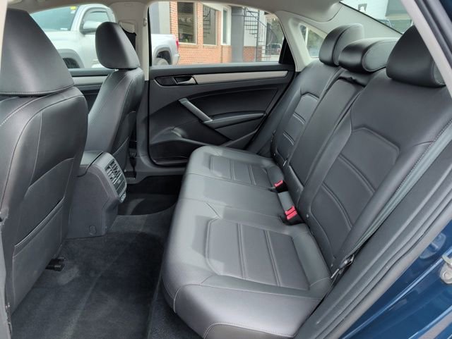 Used 2021 Volkswagen Passat 2.0T SE image 7