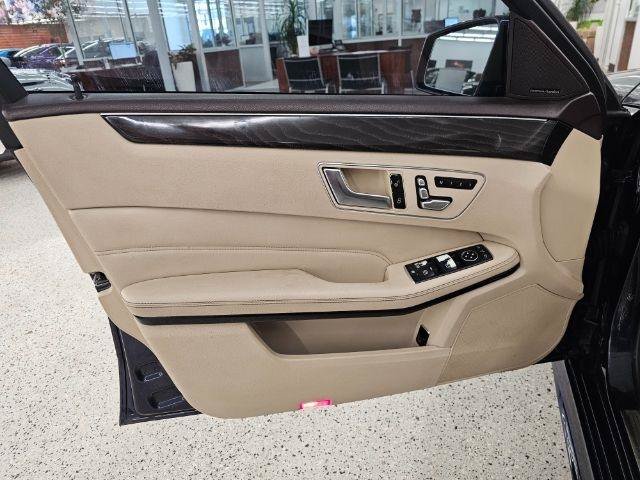 Used 2016 Mercedes-Benz E 350 4MATIC Sedan image 25
