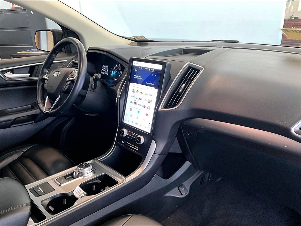 Used 2023 Ford Edge SEL image 14