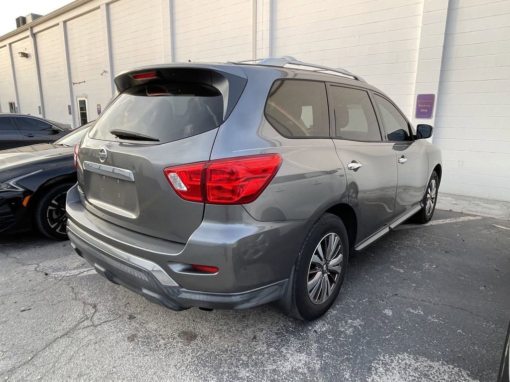 Used 2018 Nissan Pathfinder S FWD image 2
