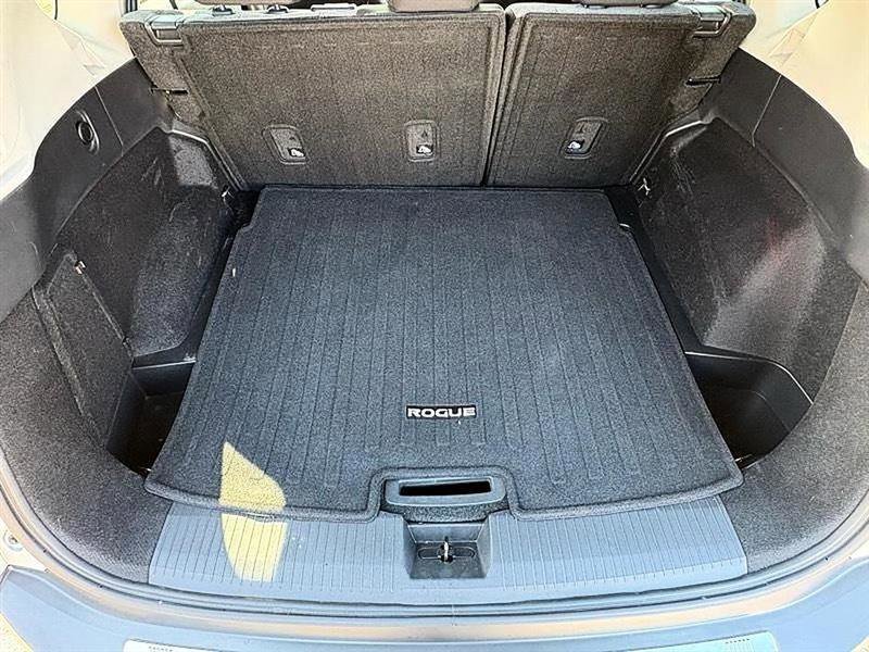 Used 2022 Nissan Rogue SV FWD image 52