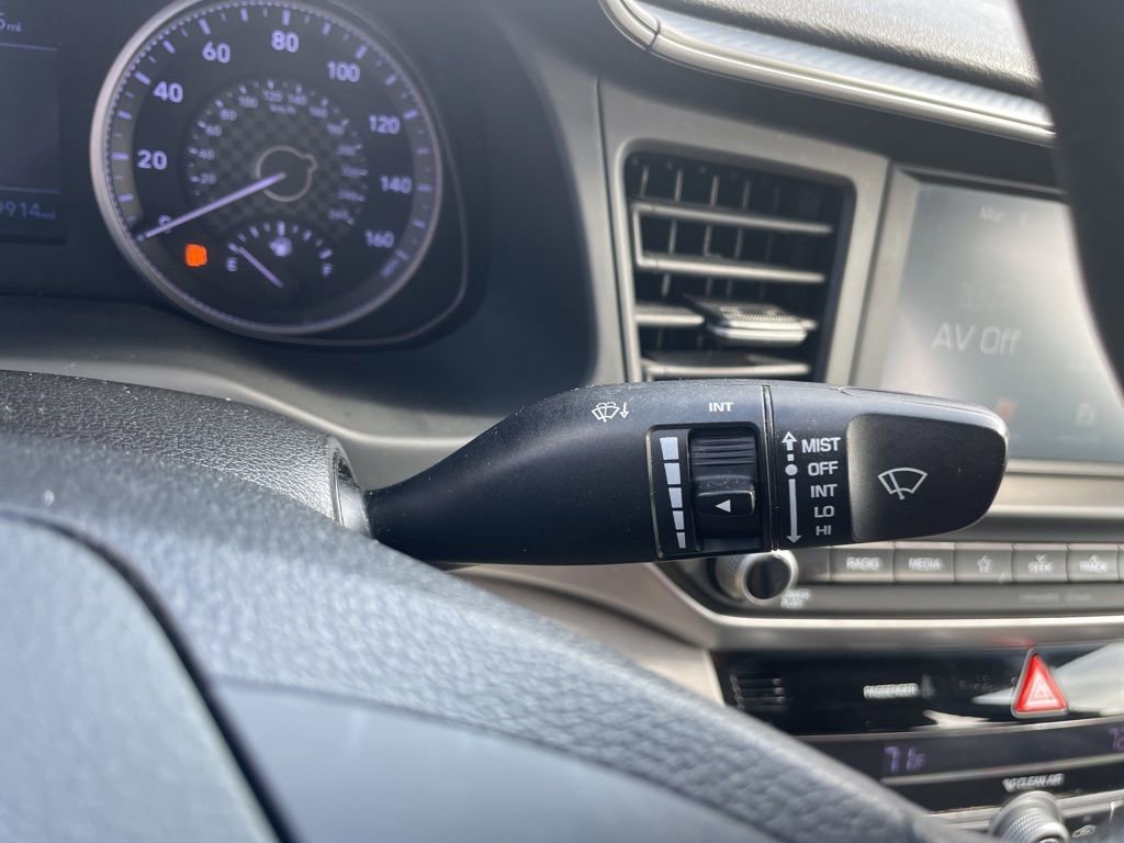 Used 2020 Hyundai Elantra SEL image 16