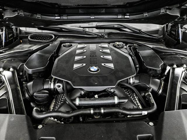 Used 2023 BMW 760i xDrive image 25