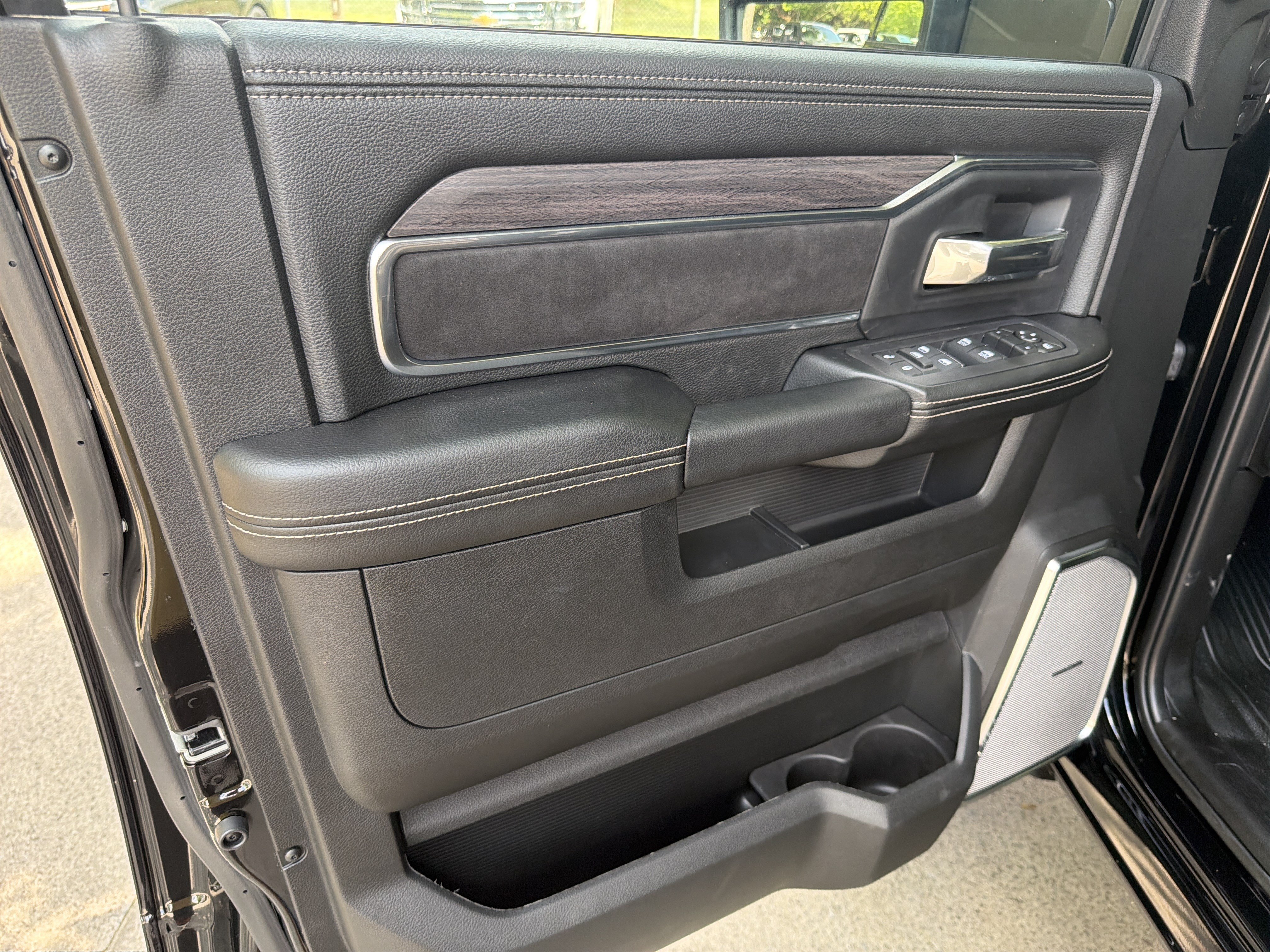 New 2026 RAM 5500 4x4 Crew Cab w/ Laramie Trim Package image 10