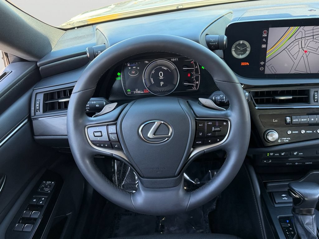 Certified 2022 Lexus ES 300h w/ Premium Package FWD image 18