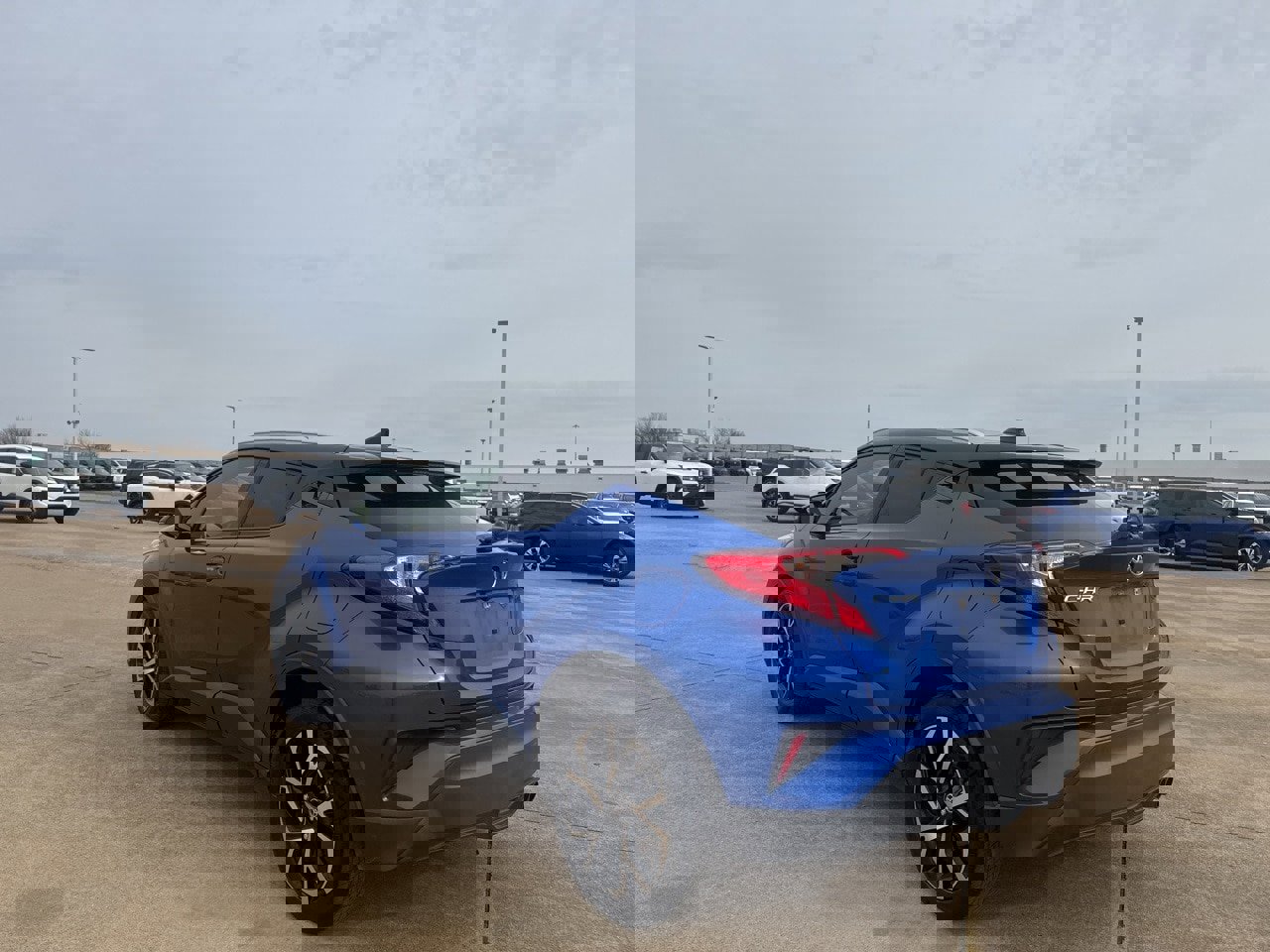 Used 2020 Toyota C-HR XLE image 16