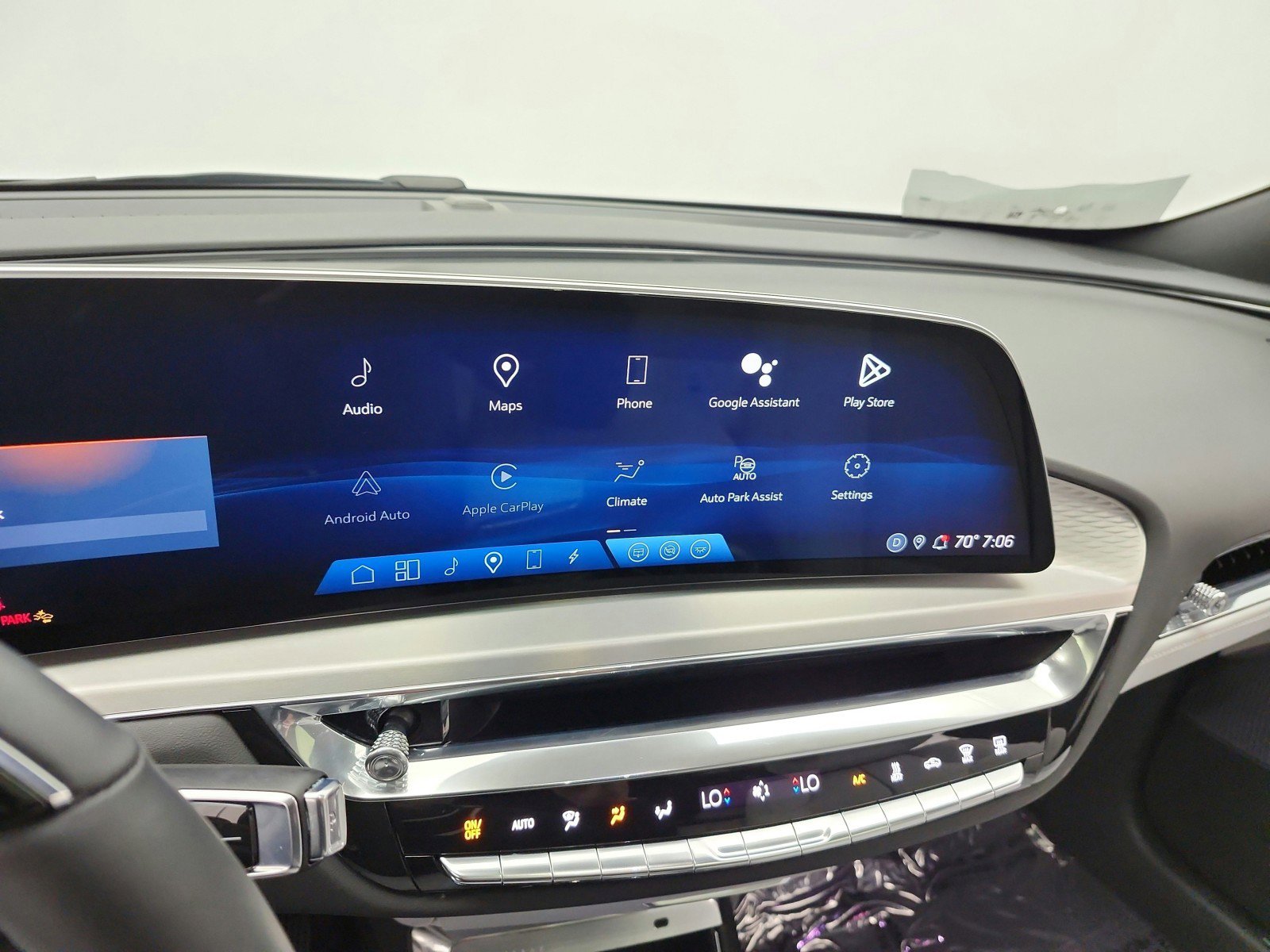 Used 2023 Cadillac Lyriq 2WD image 14