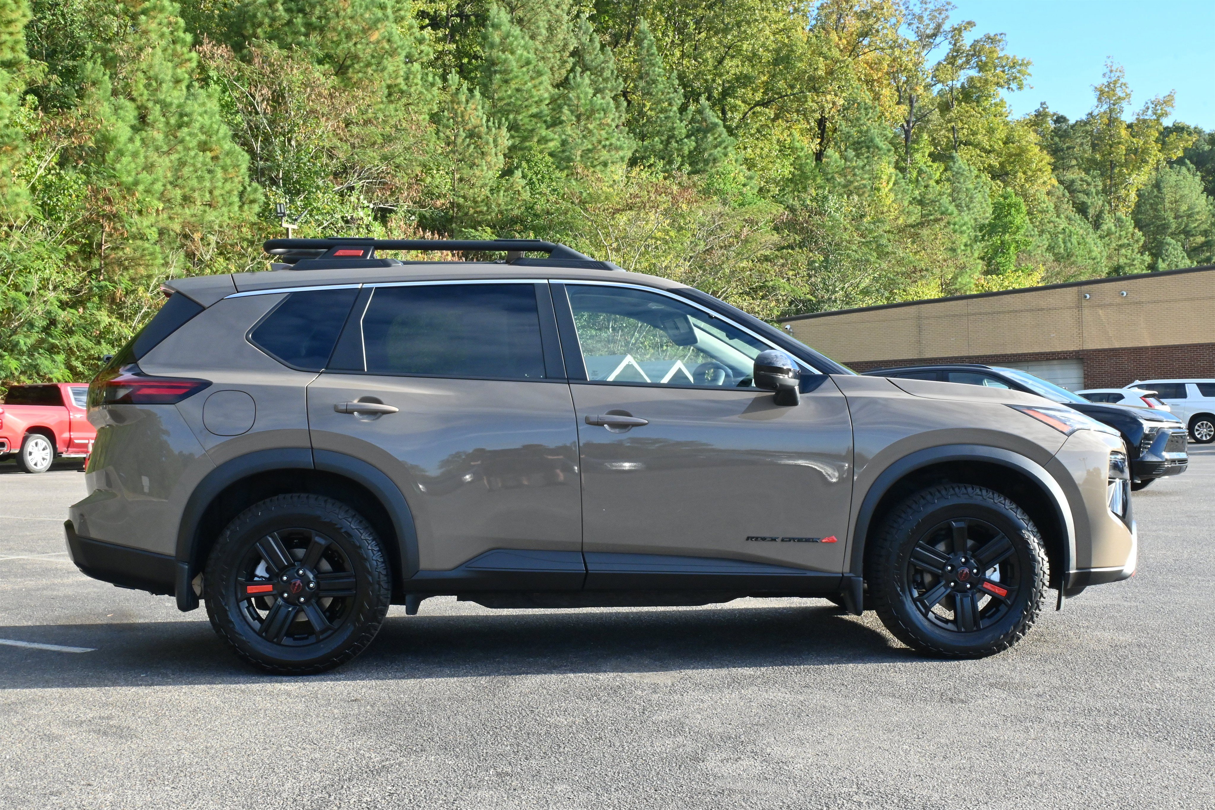 Used 2025 Nissan Rogue SV w/ Rock Creek Premium Package image 10